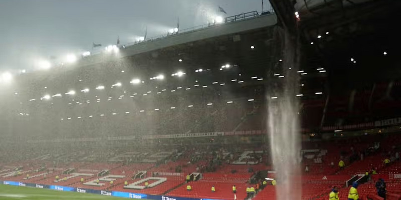 Nguyên nhân chi tiết dẫn đến sự cố Old Trafford Waterfall